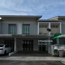 Well maintained unit must view!