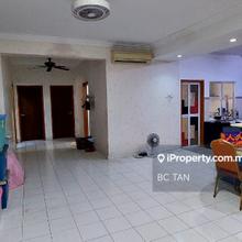 Limited 3 car park unit !! Spacious unit