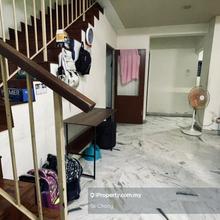 Walking distance to convenient shop