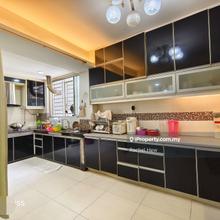 Spacious, Renovated, well maintain