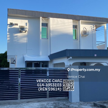 Double Storey Detached House For Rent