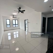 Trio 656sqft 1 plus 1r 1b 2 Carpark Partially Furnished for Rent