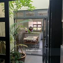 2.5storey with upper deck