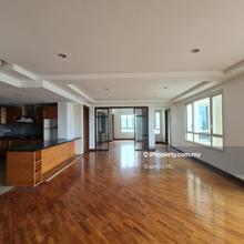 Well Kept Unit With Amazing Views