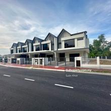 Bandar Kinrara 8 Superlink Corner Lot for sale! 