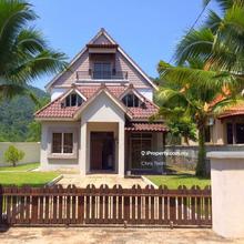 Beautiful bungalow, gated & guarded with condo facilities!