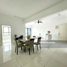 High Floor Corner Renovated 