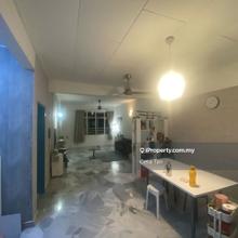 Renovated apartment for sale in court7.