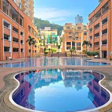 Lower unit townhouse, freehold, 6 rooms, 2540sqft, Gated Guarded, LRT