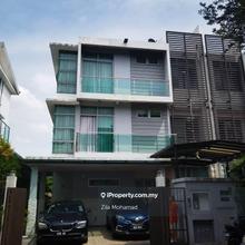 Luxury, Peaceful & Secure Residence Villa Laman Cahaya Ttdi for Sale!