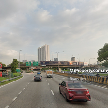 Facing mainroad