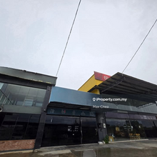 Renovated. With Office Block. 40ft ceiling height. 