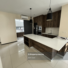 The Breezeway Triple and Half Storey For Rent