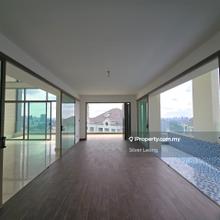 Duplex Pinnacle Bangsar. Appx 5mins drive to B S C, Bangsar Village