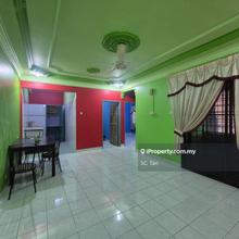 Strategic location. Near shop and restaurant.
