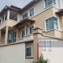 Freehold 3 storey Bungalow for sale.
