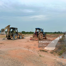 Pontion medium industrial land for sale 