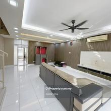 2 Sty Dato Onn / Renovated / Gated Guarded / Close to Highway