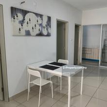 Pj - Ara Damansara Condo - Walking distance to LRT & Mall -25min to KL