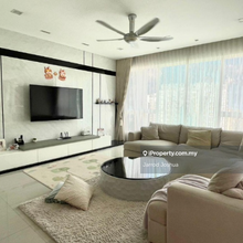 Spacious 3 bedroom residence due East towards morning sunrise