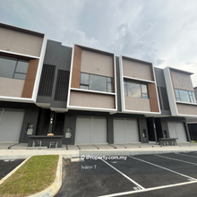 Brand New Shop Jade Square For Rent - Jade Hills