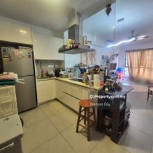 855sf, Facing Amaya Saujana