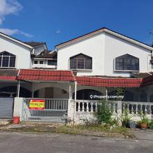 Double storey terrace in town centre 