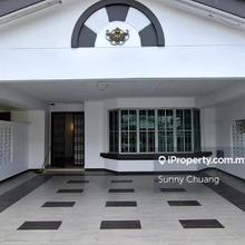 Freehold double storey house seri alam 22x70