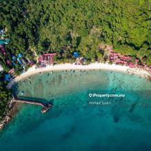 Tanah di Pulau Perhentian Kecil, Terengganu