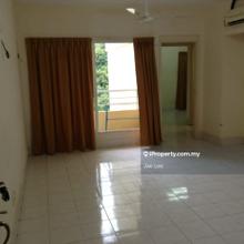 Greenlane Park 860sf 3r2b Freehold Condo Near Schools