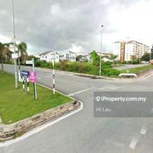 Walking distance to Lrt station, bus stop and shops, near LDP highway