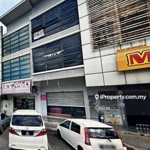 Bukit serdang 32 Avenue Shop for Rent 5500