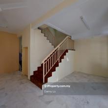 Good condition house in Puncak Alam