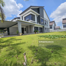 Hemingway Semi-D Fully Furnished For Sale