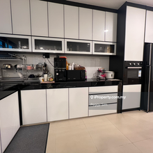 2.5 sty fully furnished Freehold modern design 