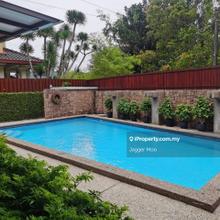 Bungalow with Swimming Pool