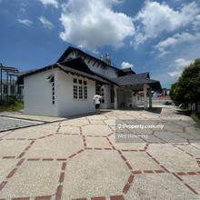 2.5 storey Bungalow Fully Renovated