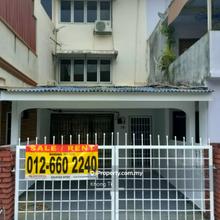 Sri Muda 3-sty Terrace House 3-Bedroom 3-Bathroom Covered Porch Basic