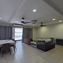 Spacious Corner unit, with 3 car park