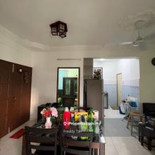Desa bayan Un-furnished 1-car park