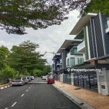 3 storey semi-d. Lift or without lift, few units available.