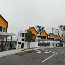2.5 Storey Superlink Terrace @ Freehold @Gated Guarded 