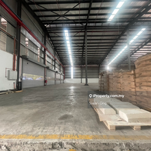 Multiple warehouse size for rent in Bukit raja