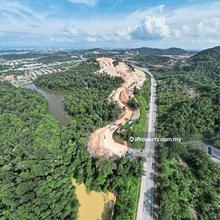 Facing main road land in seksyen u15