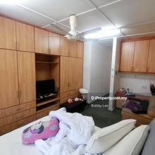 2.5 Storey Nice unit for sale