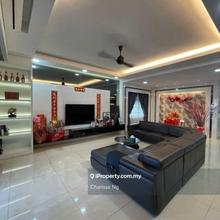 3 Storey Endlot Facing South West Fully Renovated with Furniture