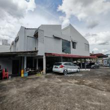 Double Storey Corner Lot For Rent, Renovate Unit