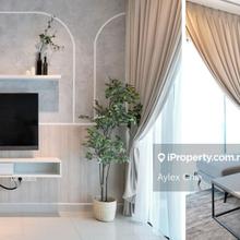 Ready Move in, Low Density Freehold, next to Golf, Lake, Lrt & uni
