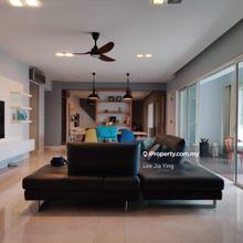 High floor.Quiet.Move-in condition,Perfect carpark bay. Good buy 