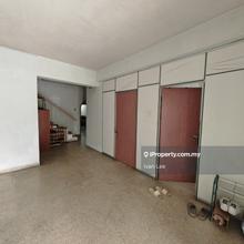 Facing Field! Good for Investment or Own Stay!